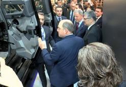 Bakan Akar ve İngiltere Savunma Bakanı Wallace SAHA EXPO Fuar'ını ziyaret etti