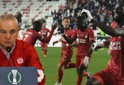 Rıza Çalımbay: Mükemmel bir maç oynayarak gruptan çıkmayı garantiledik