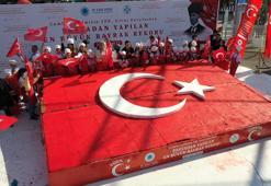 Tuzla'da pastadan yapılan 24 metrekarelik bayrak Guinness rekorlar kitabına girdi