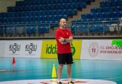 A Milli Kadın Hentbol Takımı Başantrenörü Buceschi: Dünya Şampiyonası’na gitmek istiyoruz