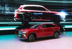 Cumhurbaşkanı Erdoğan kırmızı renkteki C SUV ile tören alanına geldi