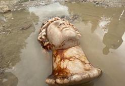 Aizanoi Antik Kenti’nde 2 bin yıllık heykel parçaları gün yüzüne çıkarıldı