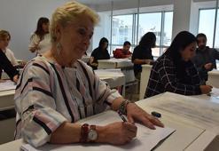 72 yaşında üniversiteli oldu