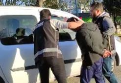 Oto yıkamacıda 44 ruhsatsız silah ele geçirildi, iş yeri sahibi tutuklandı