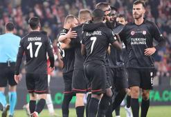 Sivasspor, UEFA Avrupa Konferans Ligi'nde son 16 turuna yükseldi