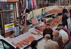Elazığ Kapalı Çarşı'daki restorasyonda çatı çöktü: 5 yaralı