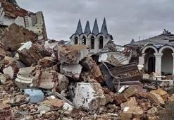 Ukrayna’da 160 yıllık manastır, saldırılarda ağır hasar gördü