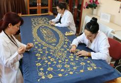 Osmanlı Hanedanı sanduka örtüleri, ilmek ilmek işleniyor