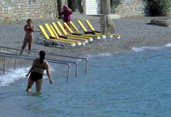 Bodrum'da kasım ayında turistler denize girdi