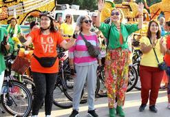 Mersin 8'inci Narenciye Festivali kortejinde renkli görüntüler