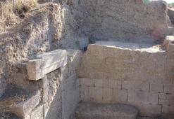 Çanakkale, Alexandria Troas Antik Kenti'nde 2 bin 200 yıllık çarşı kapısı bulundu