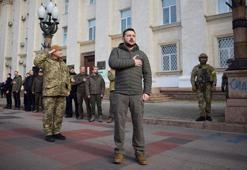 Zelenski, Herson’da bayrak törenine katıldı