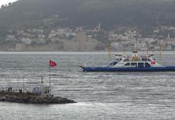 Gökçeada ve Bozcaada feribot seferlerine 'olumsuz hava' engeli