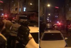Küçükçekmece'de kavga eden iki grubu polis havaya ateş açarak ayırdı