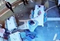 Kumkapı'da komşu restoran çalışanlarının kavgası kamerada