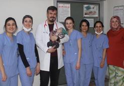 710 gram doğan Arden bebek, hayata tutundu