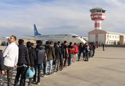 Ağrı’dan 136 Afgan göçmen, ülkelerine gönderildi