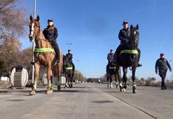 Avcılar Sahil'de atlı polislerden denetim