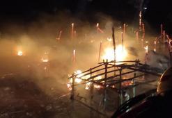 Silvan’da göçer çadırı yandı: 55 koyun öldü