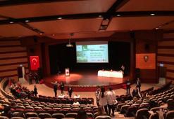 “Öğretmenlerin toplumu aydınlatma gibi bir görevi var”