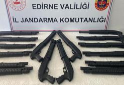 Edirne’de kargo şubesinde 16 pompalı tüfek ele geçirildi