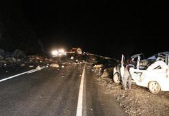 Yaralılara müdahale eden ekipler kaya düşmesiyle ölümden döndü; o anlar DHA kamerasında