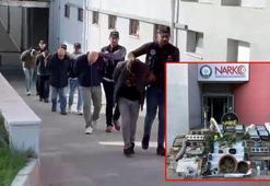 Yatak odasına termal çadır kurup Hint keneviri yetiştirmiş