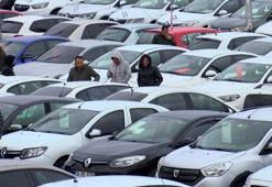 Bayilerde araç bulamayanlar ikinci el araç pazarına yöneldi