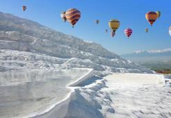'Beyaz cennet' Pamukkale'de, 2 milyon ziyaretçi hedefi yakın