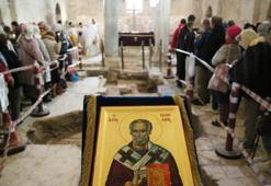Saint Nicholas, known as 'Santa Claus', was commemorated with mass