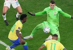 Hırvatistan, yıldızlaşan kalecisi Livakovic ile Dünya Kupası'nda yarı finalde