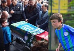 Üzerine kale direği devrilen Yiğit, son yolculuğuna uğurlandı