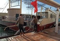 Bodrum'daki sağanak ve fırtınada karaya vuran yüzen disko için su tahliyesi başlatıldı