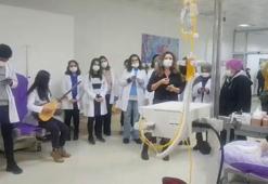 ADÜ Tıp Fakültesi öğrencilerinden kemoterapi hastalarına moral konseri