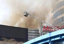 Levent'te AVM'de çıkan yangın söndürüldü