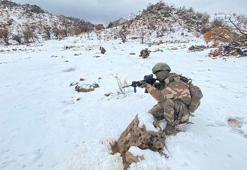 Üs bölgelerinde kar kalınlığı 20 santimetreyi aştı