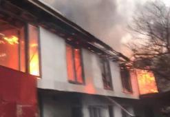 Sarıyer'de Ali Poyrazoğlu Tiyatrosu'na ait depo yandı