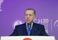 Erdoğan: Belge ortada ama FETÖ ele başının kapısını çalan hala olmadı