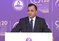 Anayasaya Mahkemesi Başkanı Arslan: Adalet terazisini elinde tutanların sorumluluğu adil karar vermektir