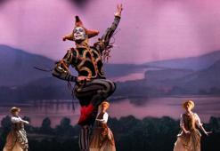 Kuğu Gölü balesi İstanbul'da sahnelendi