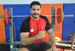 Türk güreşinin gururu Taha Akgül, dünyanın en iyi güreşçisi seçildi