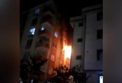 Sancaktepe’de 7 katlı binanın 4'üncü katında yangın: Mahsur kalanlar kurtarıldı