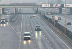 Yılın ilk günü İstanbul'da yollar boş kaldı