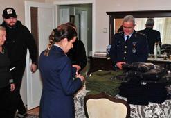 Hatice teyzeden Mehmetçiklere bere hediyesi