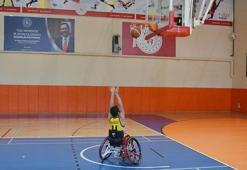 13 yaşındaki Muharrem, basketbolla hayatına yeni bir sayfa açtı