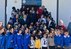 Yüksekova'da kadın kuaförler, köy okulundaki çocukları tıraş etti