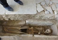 Tarihi Kadıkalesi kazılarında kadın iskeleti bulundu