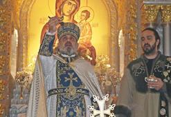 Tarihi Surp Giragos Ermeni Kilisesi'nde Noel ayini