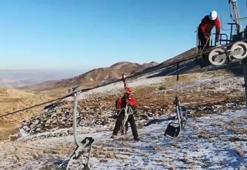 Bingöl’de JAK timinden kayak merkezinde arama ve kurtarma tatbikatı