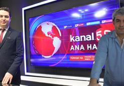 Gündüz kantinci, akşam ana haber spikeri